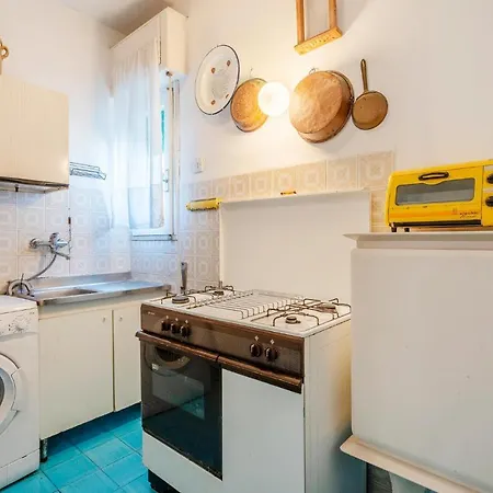 2 Bedroom In Apartment *